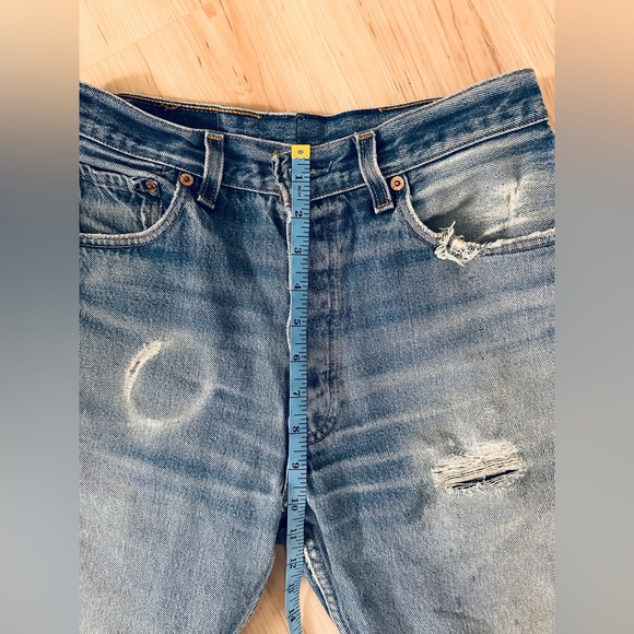 Levi’s VINTAGE 501 Jeans | Medium Wash, Destroyed - Picture 7 of 9